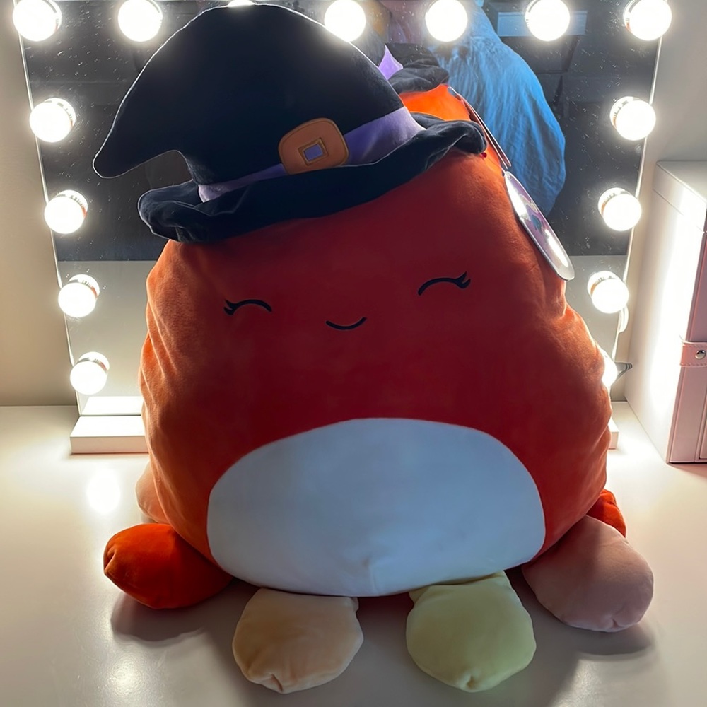 Detra Squishmallow
